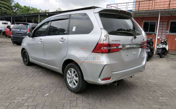 TOYOTA AVANZA