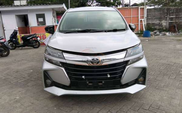TOYOTA AVANZA