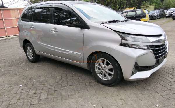 TOYOTA AVANZA