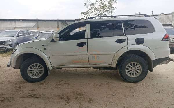 MITSUBISHI PAJERO SPORT 2.5 E GLX (4X4)