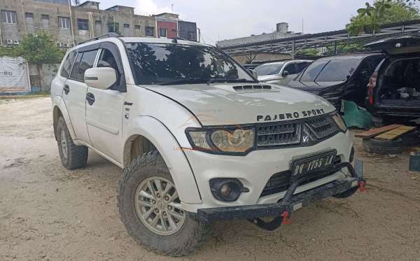 MITSUBISHI PAJERO SPORT 2.5 E GLX (4X4)