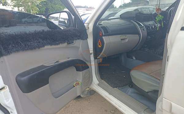 MITSUBISHI PAJERO SPORT 2.5 E GLX (4X4)