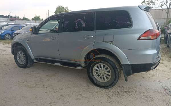 MITSUBISHI PAJERO SPORT 2.5 E GLX (4X4)