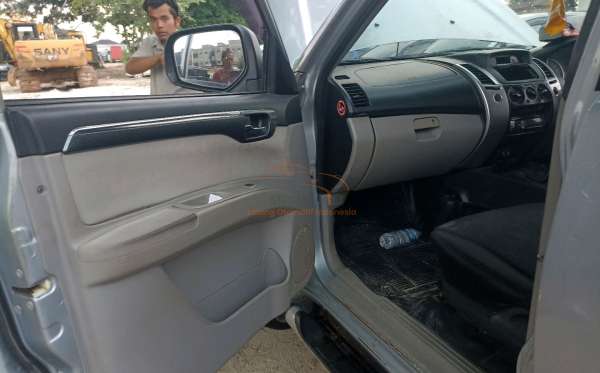 MITSUBISHI PAJERO SPORT 2.5 E GLX (4X4)