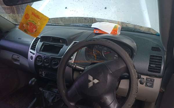 MITSUBISHI PAJERO SPORT 2.5 E GLX (4X4)