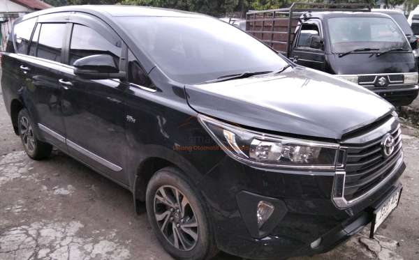 TOYOTA INNOVA G