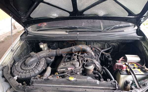 TOYOTA INNOVA V