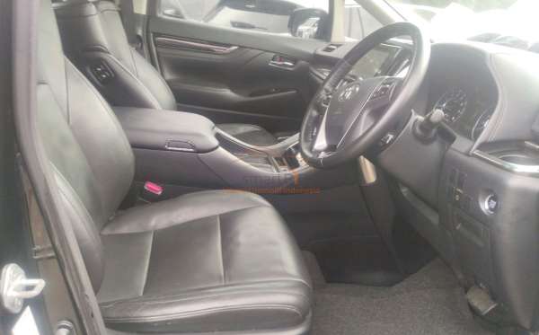 TOYOTA VELLFIRE 2.5G