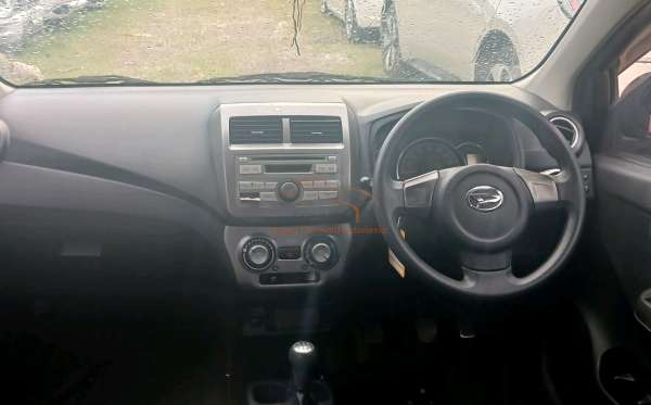 DAIHATSU AYLA 1.0 X
