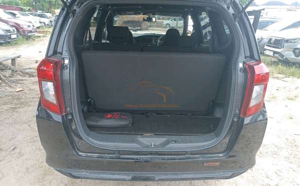 DAIHATSU  SIGRA  1.2 X