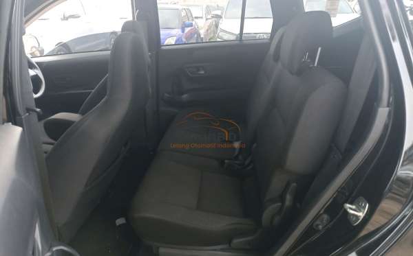 DAIHATSU  SIGRA  1.2 X