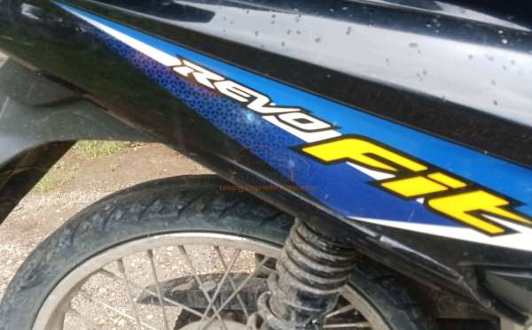 HONDA  REVO
