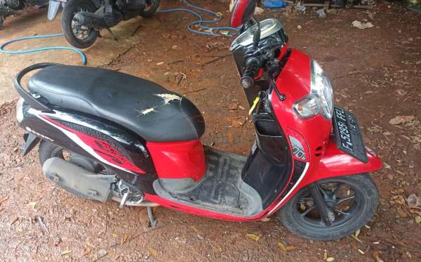 HONDA SCOOPY CW