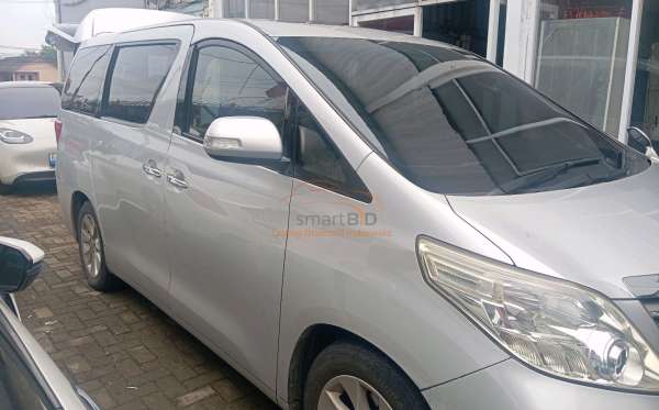 TOYOTA ALPHARD 2.4 2WD