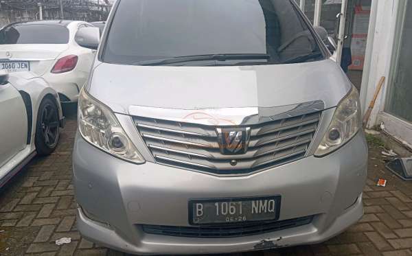 TOYOTA ALPHARD 2.4 2WD