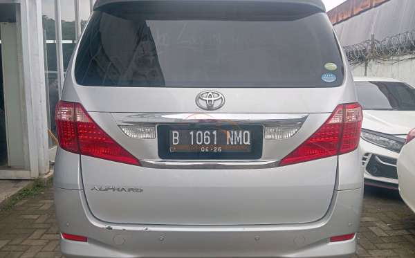 TOYOTA ALPHARD 2.4 2WD