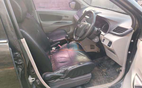 TOYOTA AVANZA 1.3 G