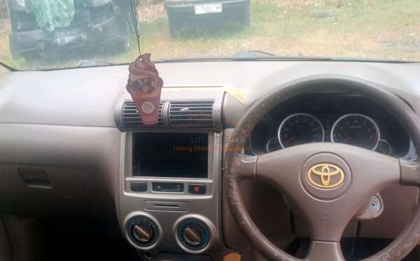 TOYOTA AVANZA 1.5S