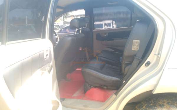 TOYOTA FORTUNER G 2.4