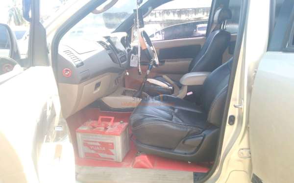 TOYOTA FORTUNER G 2.4