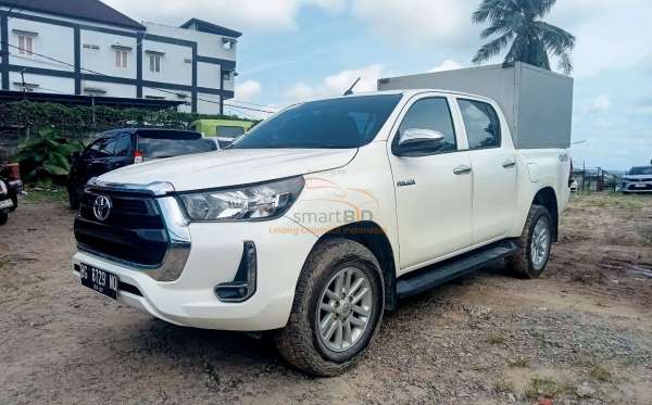 TOYOTA HILUX 2.4G DC 4X4
