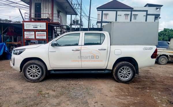 TOYOTA HILUX 2.4G DC 4X4