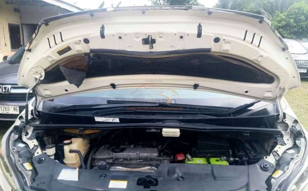 TOYOTA VELLFIRE 2.5G