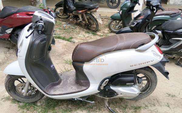 HONDA SCOOPY PRESTIGE