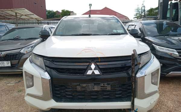 MITSUBISHI DC GLS 4X4