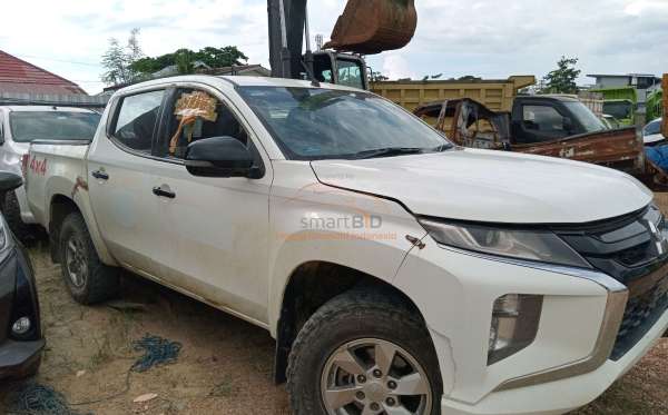 MITSUBISHI DC GLS 4X4