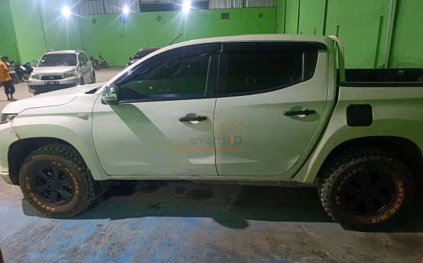 MITSUBISHI TRITON