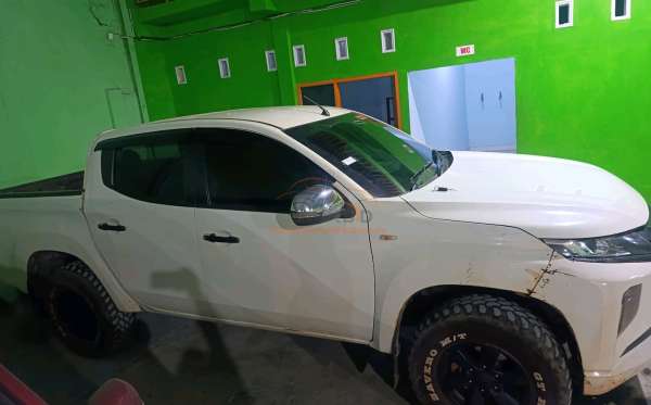 MITSUBISHI TRITON