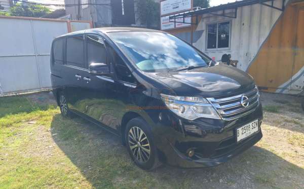 NISSAN SERENA 2.0