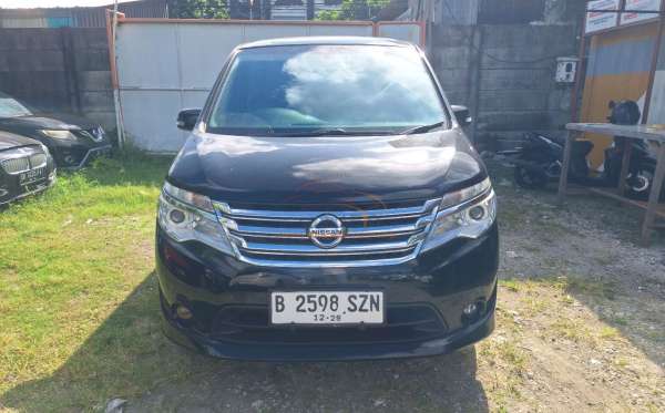 NISSAN SERENA 2.0