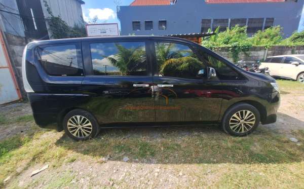 NISSAN SERENA 2.0