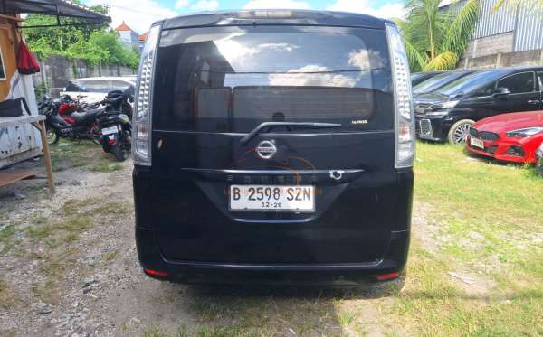 NISSAN SERENA 2.0