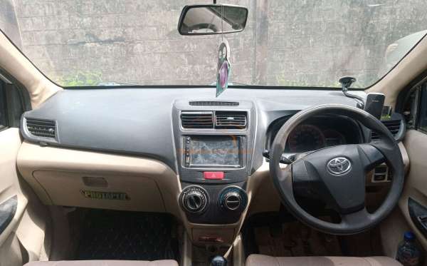 TOYOTA  AVANZA  G
