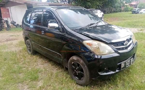 TOYOTA AVANZA