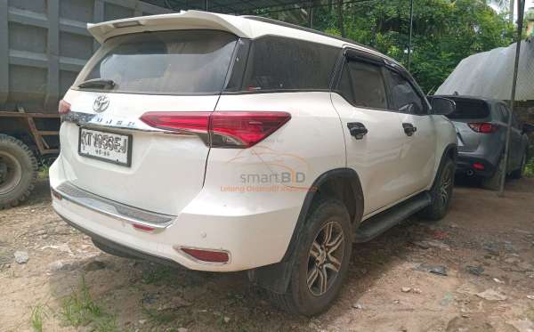 TOYOTA FORTUNER
