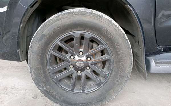 TOYOTA FORTUNER 2.5G AT