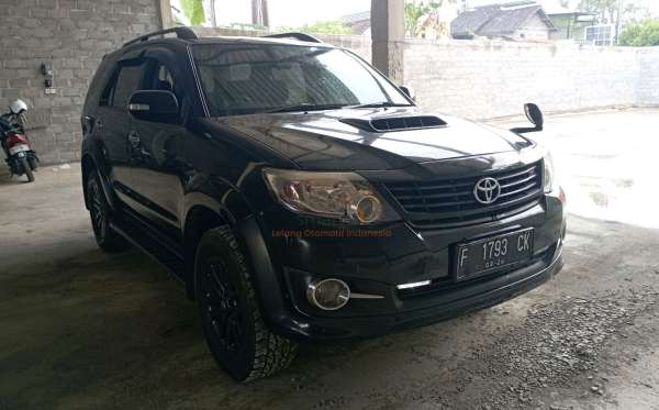 TOYOTA FORTUNER 2.5G AT