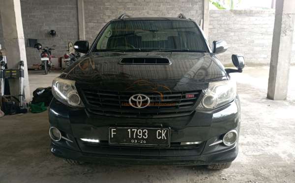 TOYOTA FORTUNER 2.5G AT