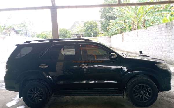 TOYOTA FORTUNER 2.5G AT