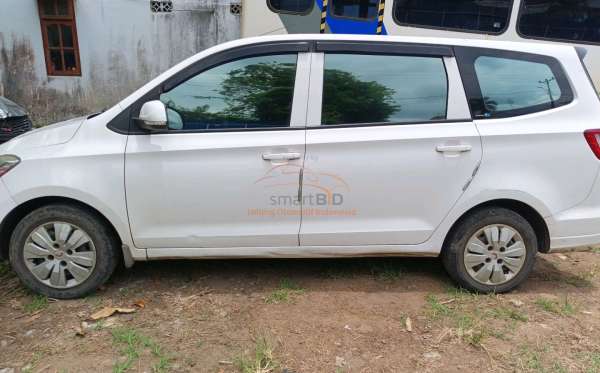 WULING CONFERO