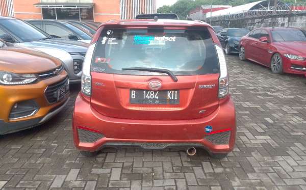 DAIHATSU SIRION