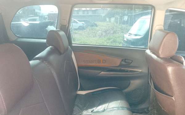 DAIHATSU XENIA R