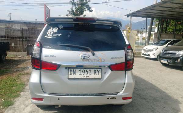 DAIHATSU XENIA R
