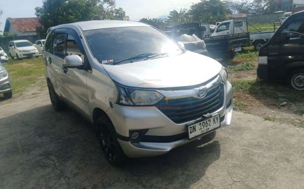 DAIHATSU XENIA R