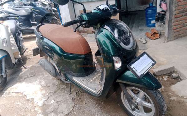 HONDA  SCOOPY PRESTIGE