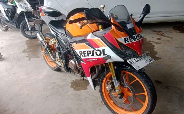 HONDA CBR 150 REPSOL